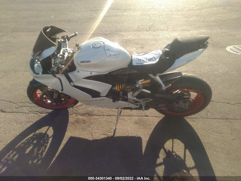 2021 DUCATI PANIGALE V2 ZDMHAATW9MB004777