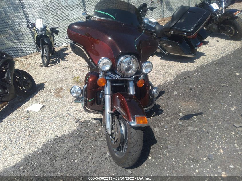 2011 HARLEY-DAVIDSON FLHTK 1HD1KEM12BB637279