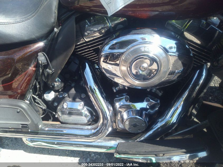 2011 HARLEY-DAVIDSON FLHTK 1HD1KEM12BB637279
