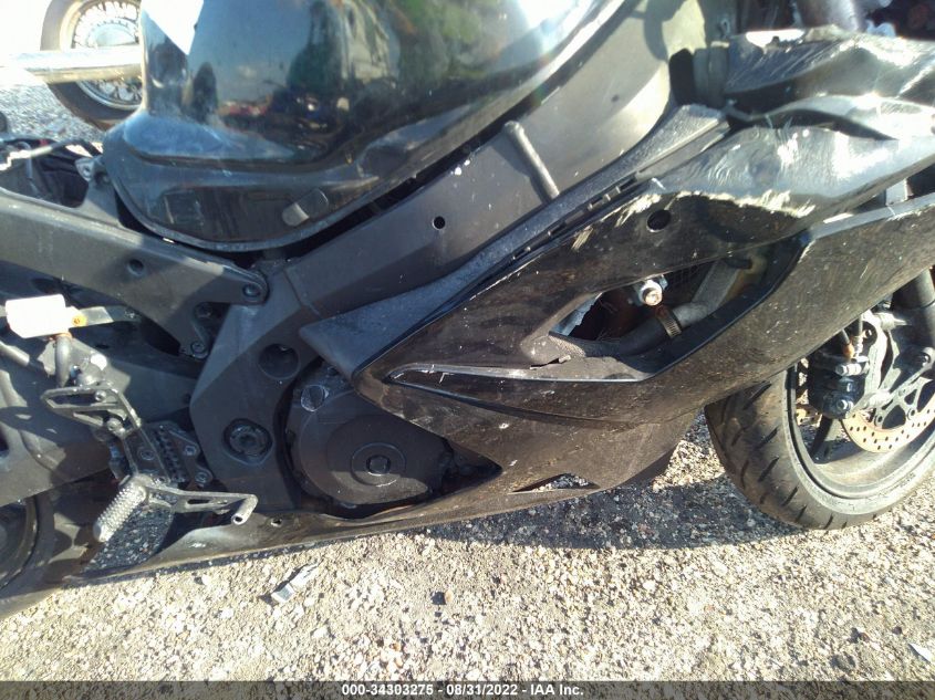 2005 SUZUKI GSX-R1000 JS1GT76AX52102071