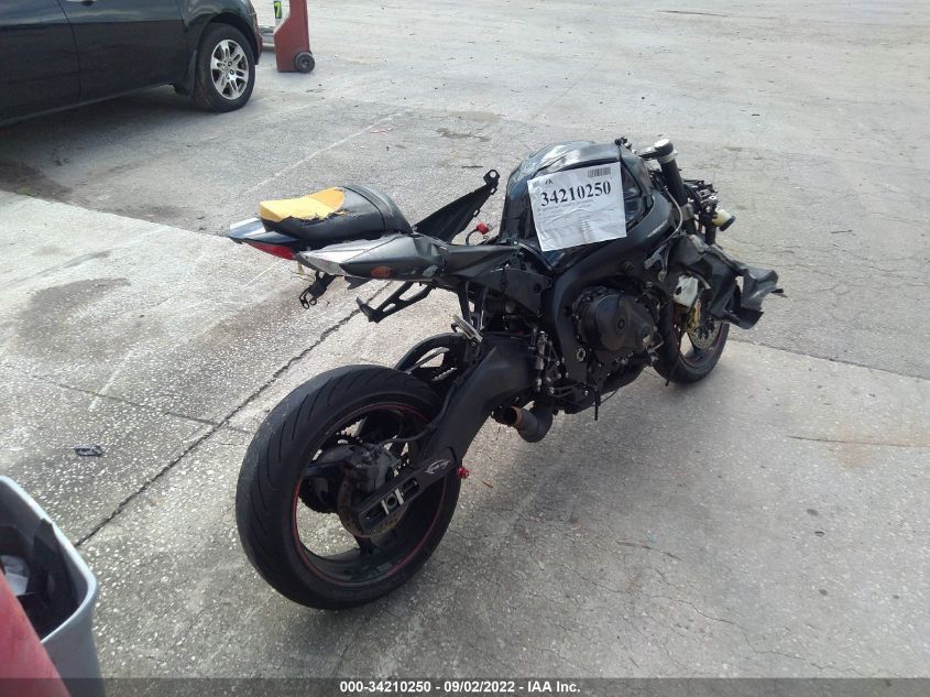 2012 SUZUKI GSX-R1000 - JS1GT78A0C2102039