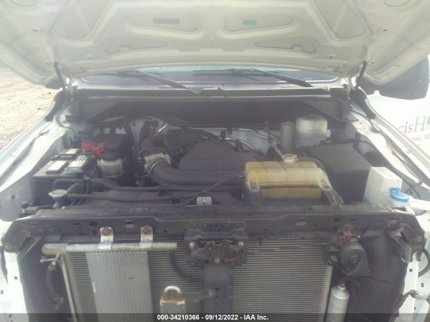 2014 NISSAN NV SV 1N6BF0KY7EN102137
