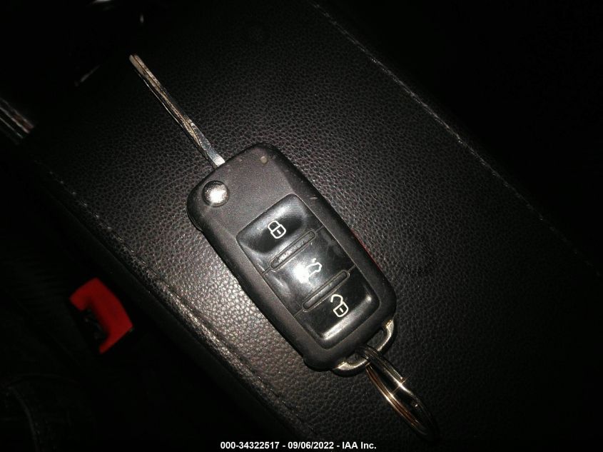 2013 VOLKSWAGEN BEETLE COUPE 2.5L FENDER EDITION 3VWHX7AT8DM649044