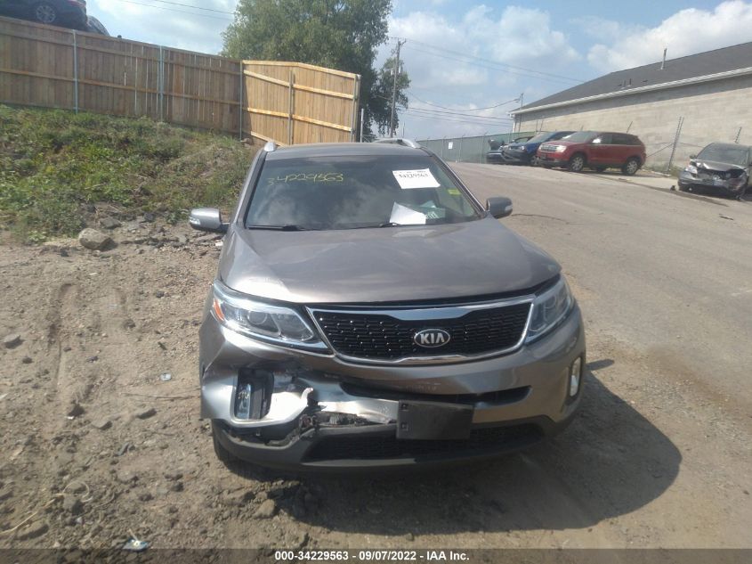 2014 KIA SORENTO LX - 5XYKTCA65EG484088
