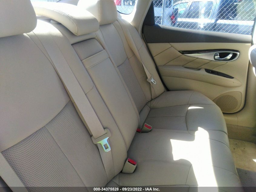 2015 INFINITI Q70 JN1BY1AR2FM560613