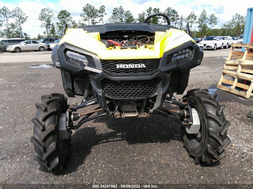 2018 HONDA SXS1000 M5 1HFVE0429J4208865
