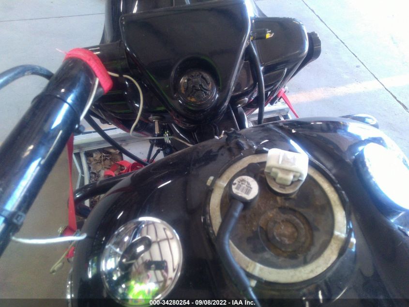2008 HARLEY-DAVIDSON FLHRC 1HD1FR4198Y604247