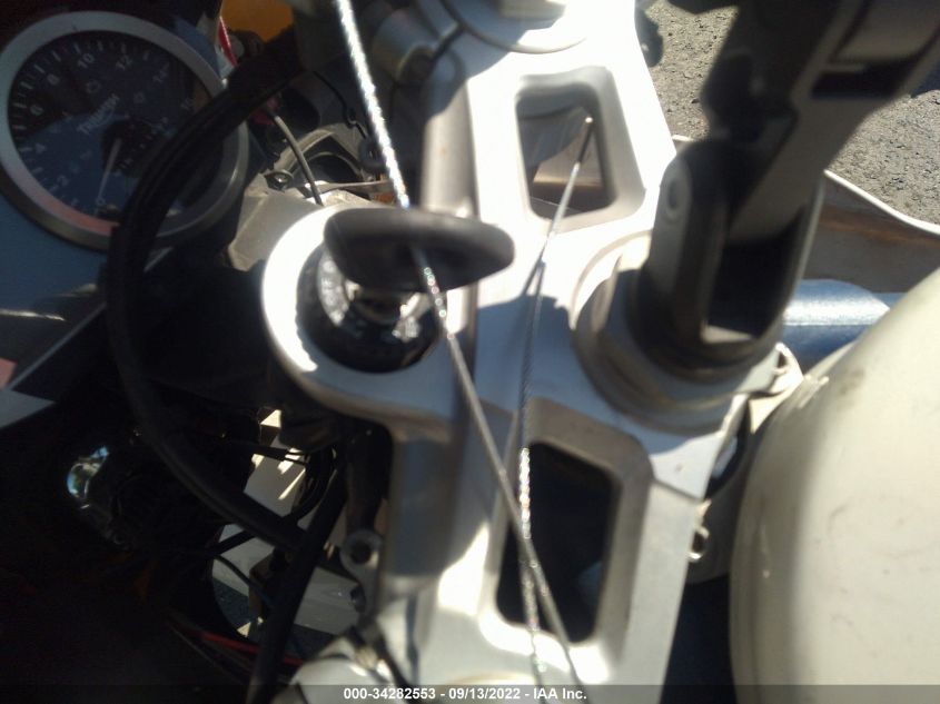 2010 TRIUMPH MOTORCYCLE DAYTONA 675 SMTD00NS7AJ410089