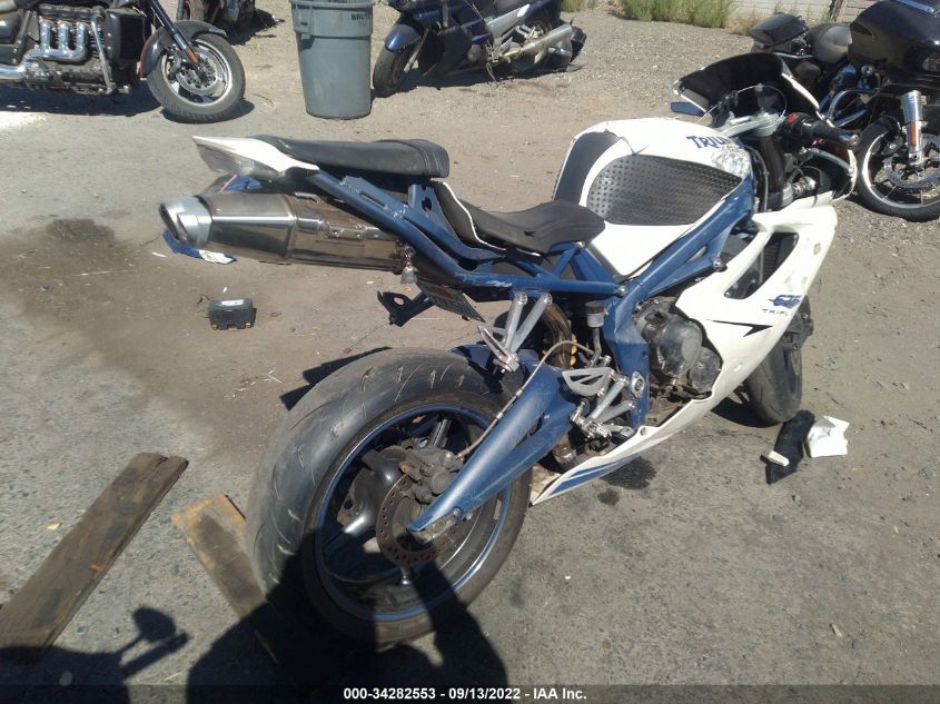 2010 TRIUMPH MOTORCYCLE DAYTONA 675 SMTD00NS7AJ410089