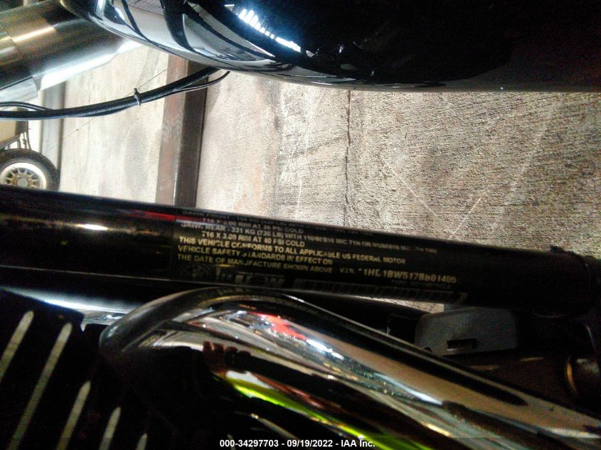 2011 HARLEY-DAVIDSON FLSTC 1HD1BW517BB014051