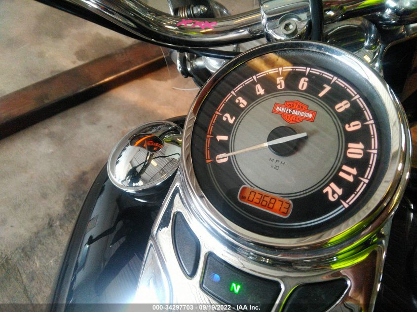 2011 HARLEY-DAVIDSON FLSTC 1HD1BW517BB014051