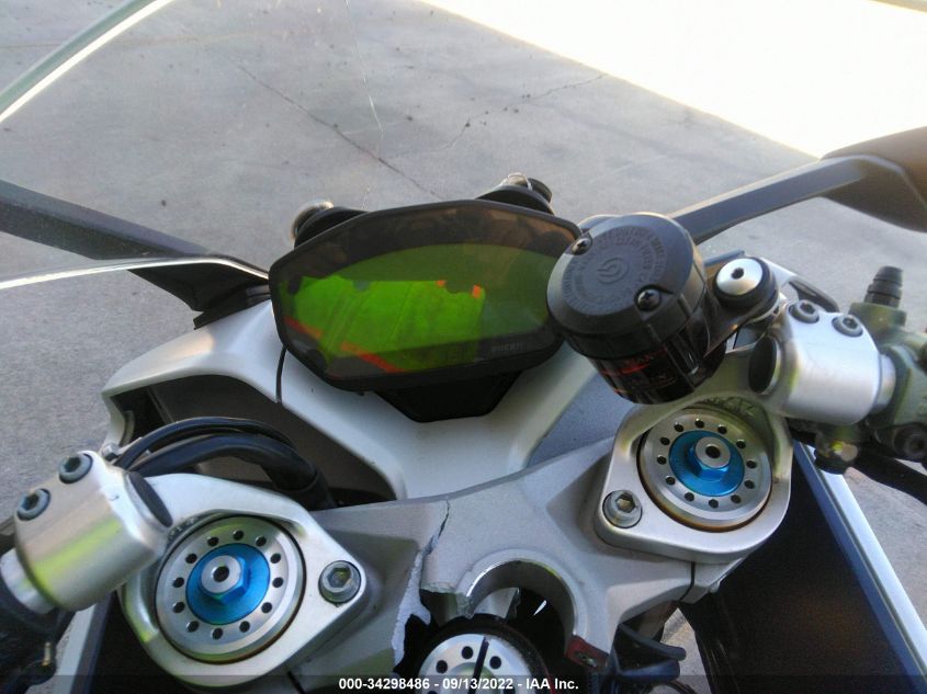 2018 DUCATI SUPERSPORT ZDMVABDS5JB003965