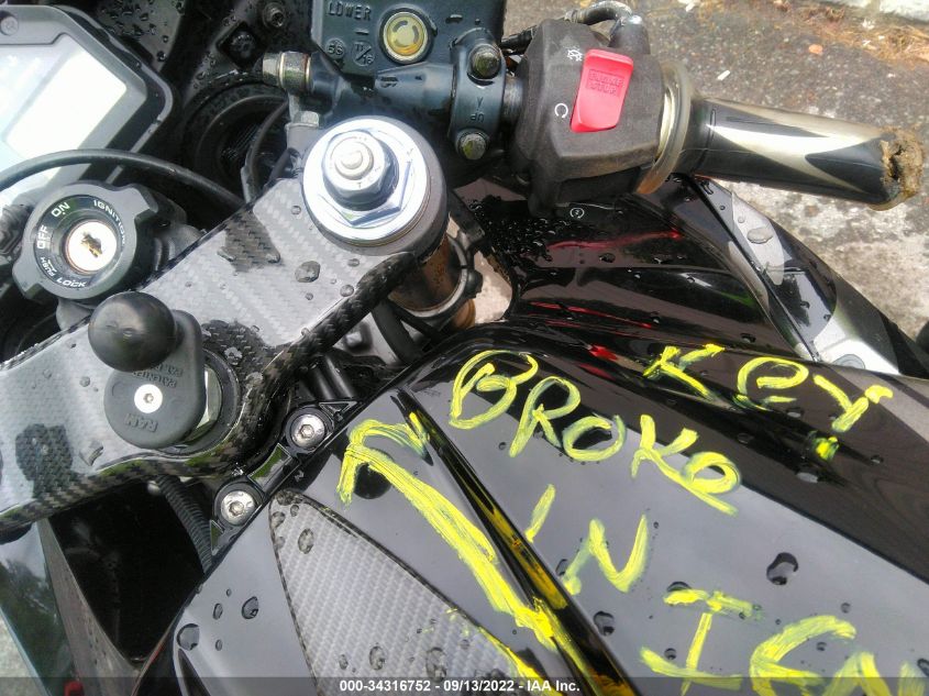 2005 HONDA CBR600 RR JH2PC370X5M206141