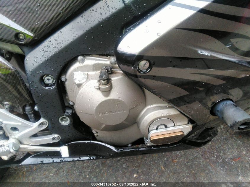 2005 HONDA CBR600 RR JH2PC370X5M206141