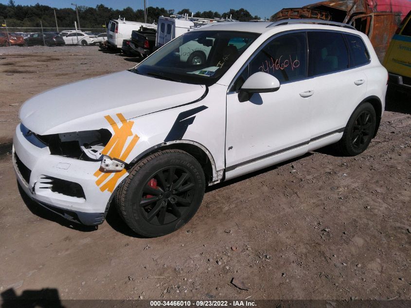 2013 VOLKSWAGEN TOUAREG SPORT W/NAV WVGEF9BP9DD011771