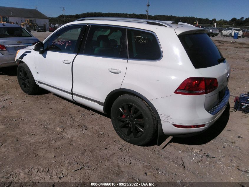 2013 VOLKSWAGEN TOUAREG SPORT W/NAV WVGEF9BP9DD011771