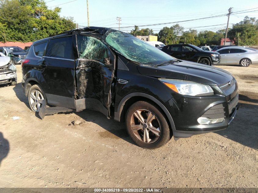 VIN 1FMCU9GX4FUC83668 2015 Ford Escape no.1