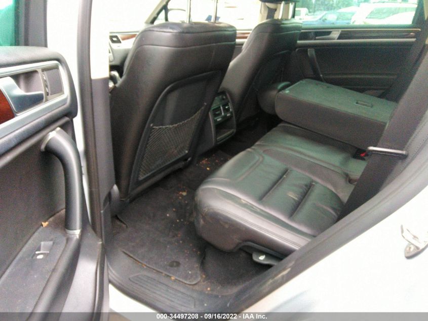 2015 VOLKSWAGEN TOUAREG LUX WVGEF9BP1FD005160