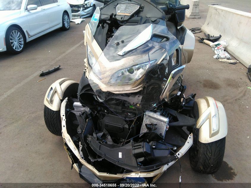 2018 CAN-AM SPYDER ROADSTER RT/RT LIMITED 2BXNBDD24JV000570