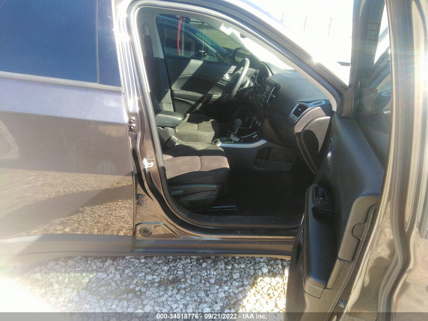 VIN 3C4NJCAB6JT438868 2018 JEEP COMPASS SPORT
