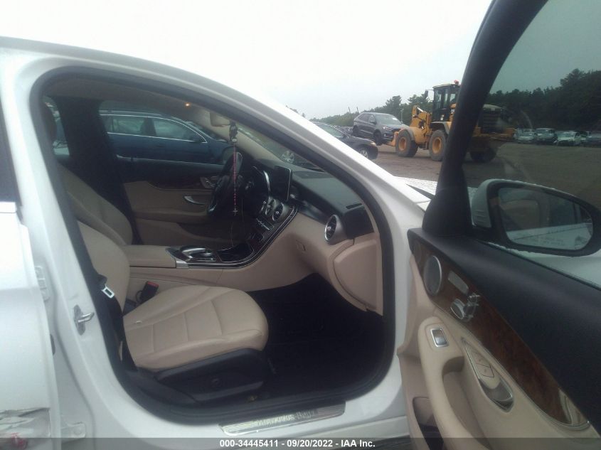 2015 MERCEDES-BENZ C 300 4MATIC 55SWF4KBXFU010008