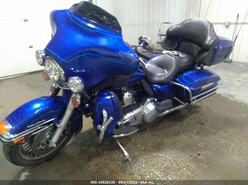 2010 HARLEY-DAVIDSON FLHTCU 1HD1FC416AB651886