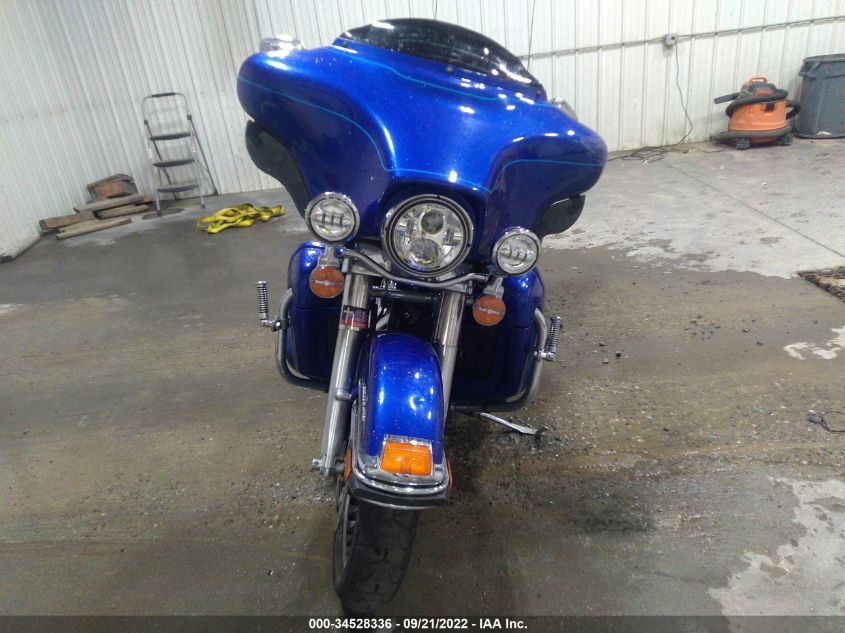 2010 HARLEY-DAVIDSON FLHTCU 1HD1FC416AB651886