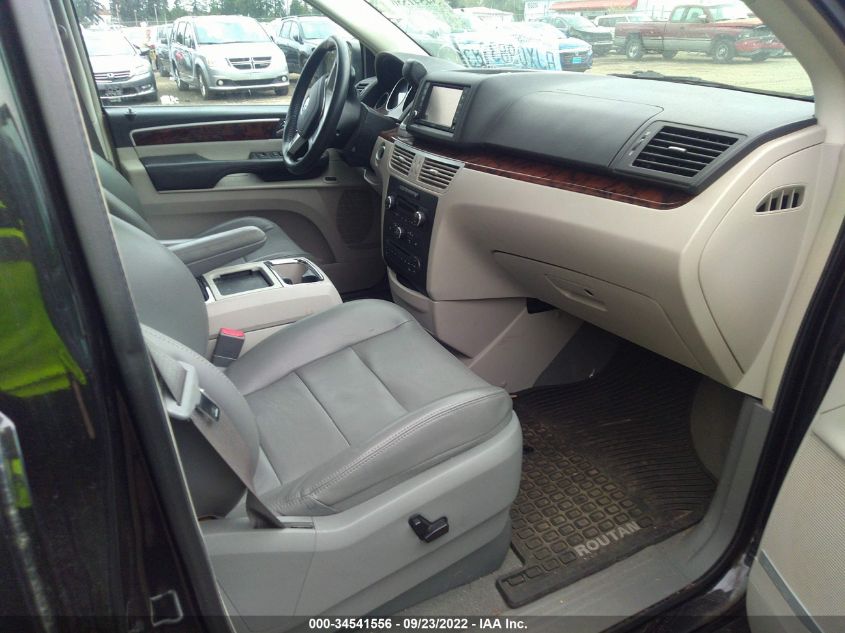 2013 VOLKSWAGEN ROUTAN SEL PREMIUM 2C4RVADG5DR724641