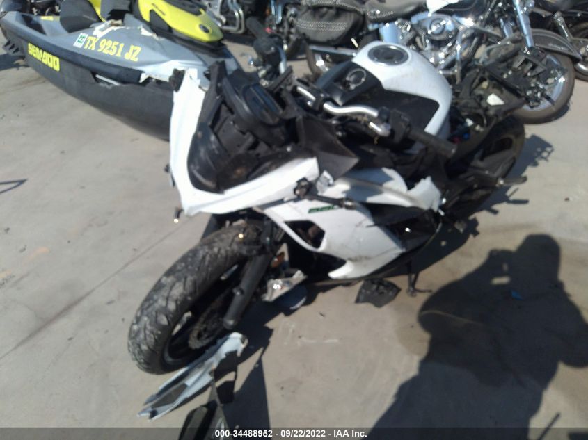 2015 KAWASAKI EX650 E JKAEXEE17FDA18817