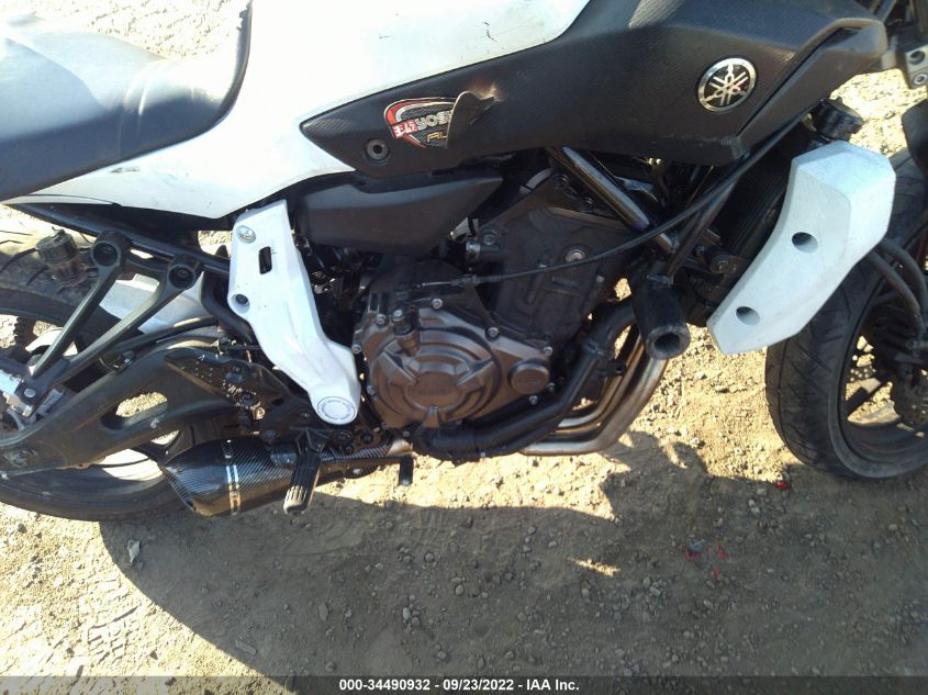 2016 YAMAHA FZ07 JYARM06E9GA006992
