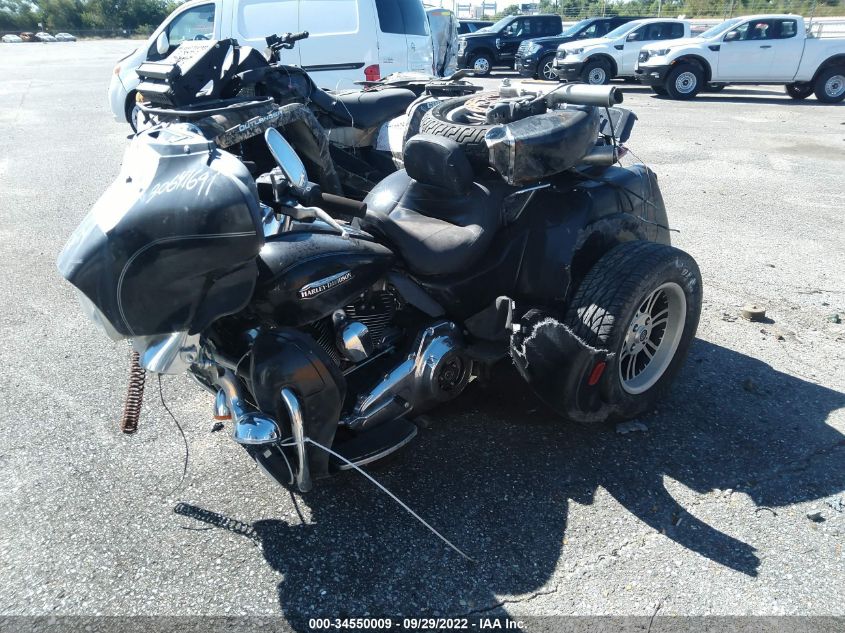 2014 HARLEY-DAVIDSON FLHTCUTG TRI GLIDE ULTRA 1HD1MAL1XEB858573