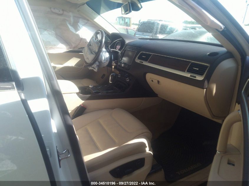 2015 VOLKSWAGEN TOUAREG LUX WVGEP9BP7FD006374