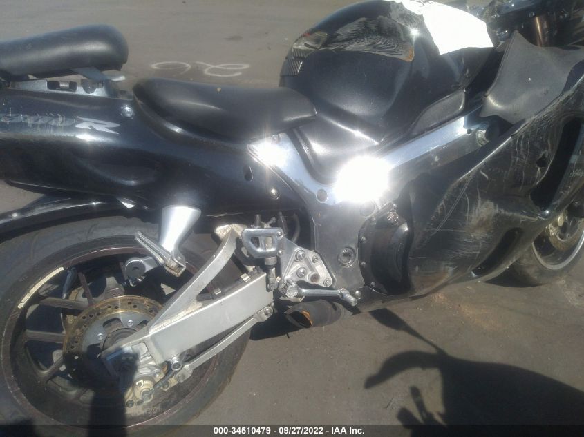 2003 SUZUKI GSX1300 R JS1GW71A832101481