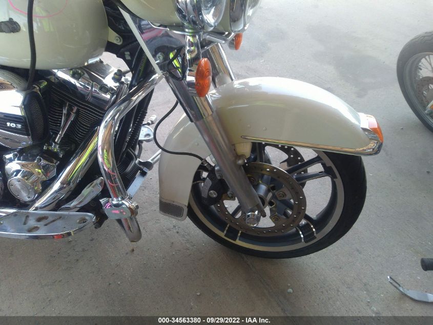 2013 HARLEY-DAVIDSON FLHTP POLICE ELECTRA GLIDE 1HD1FMM19DB682382