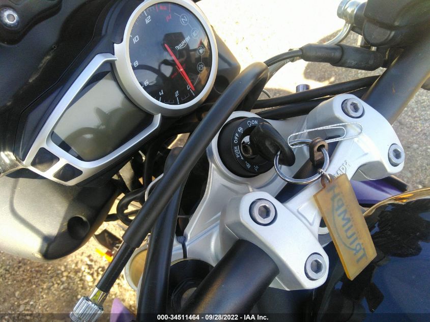 2013 TRIUMPH MOTORCYCLE STREET TRIPLE SMTL02NE0DT581051