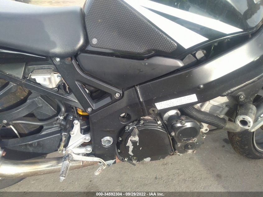 2005 SUZUKI GSX-R600 K JS1GN7CA352110575