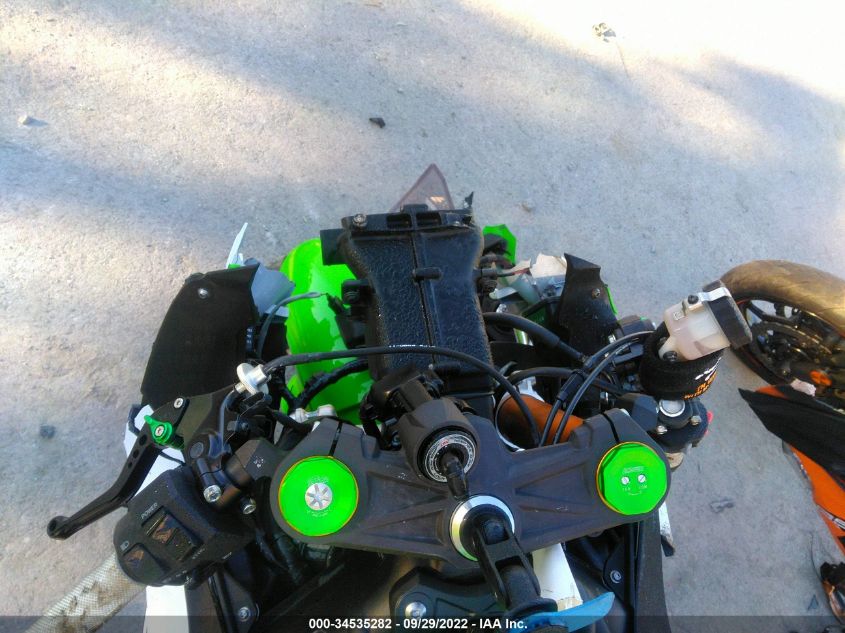 2015 KAWASAKI ZX636 E JKBZXJE14FA015880