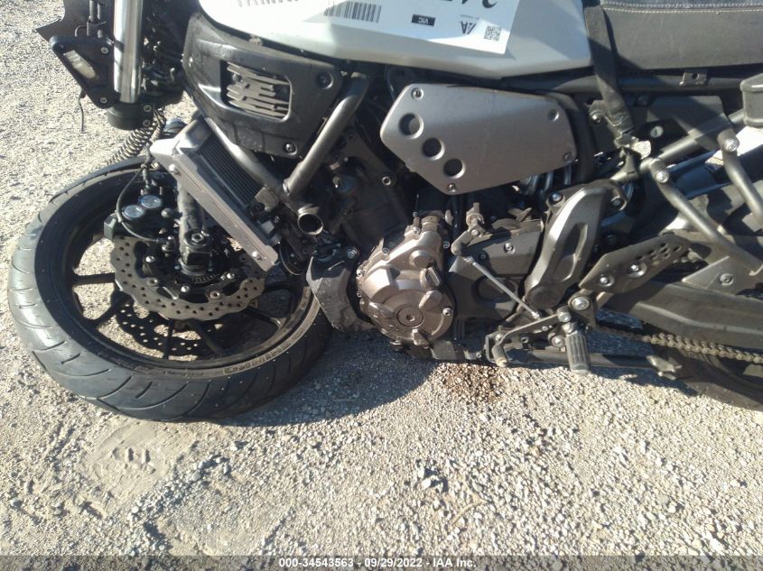 2018 YAMAHA XSR700 JYARM21E2JA000672