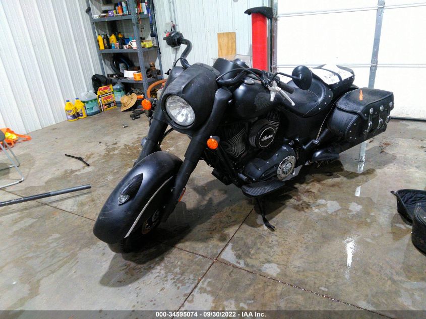 2017 INDIAN MOTORCYCLE CO. CHIEF DARK HORSE 56KCCDAA4H3343823