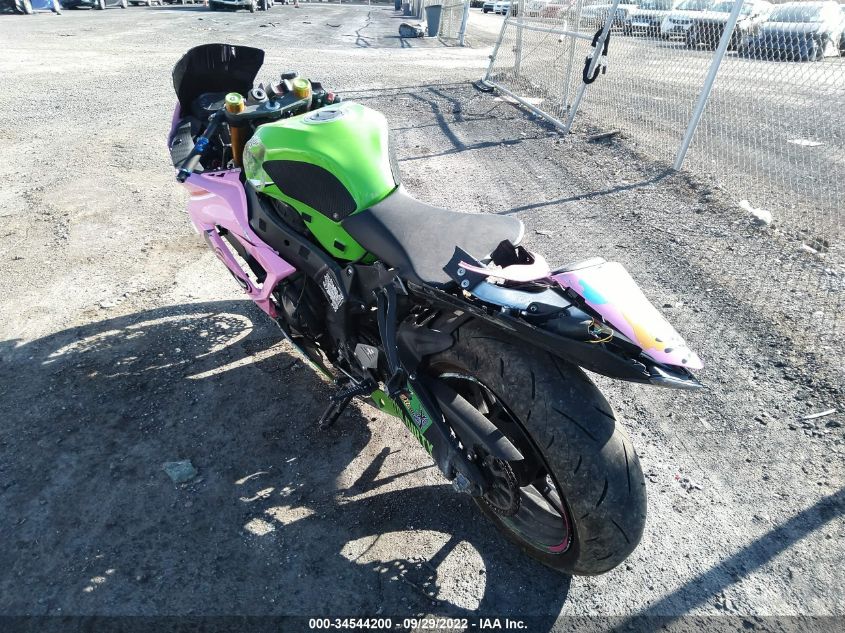 2015 KAWASAKI ZX636 E JKBZXJE18FA014358