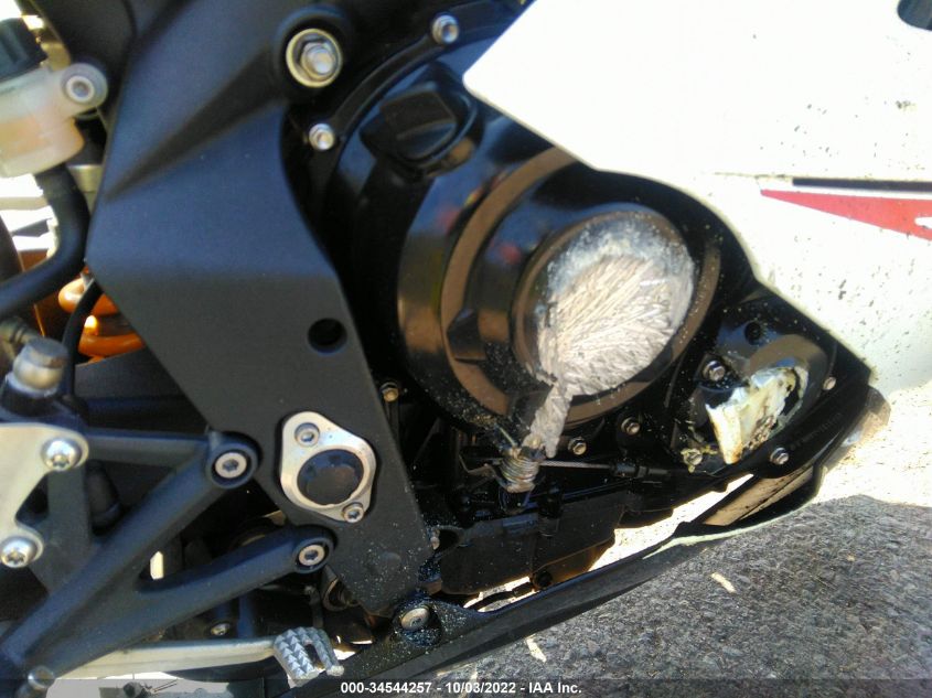2013 TRIUMPH MOTORCYCLE DAYTONA 675/R SMTD03NS0DT549880