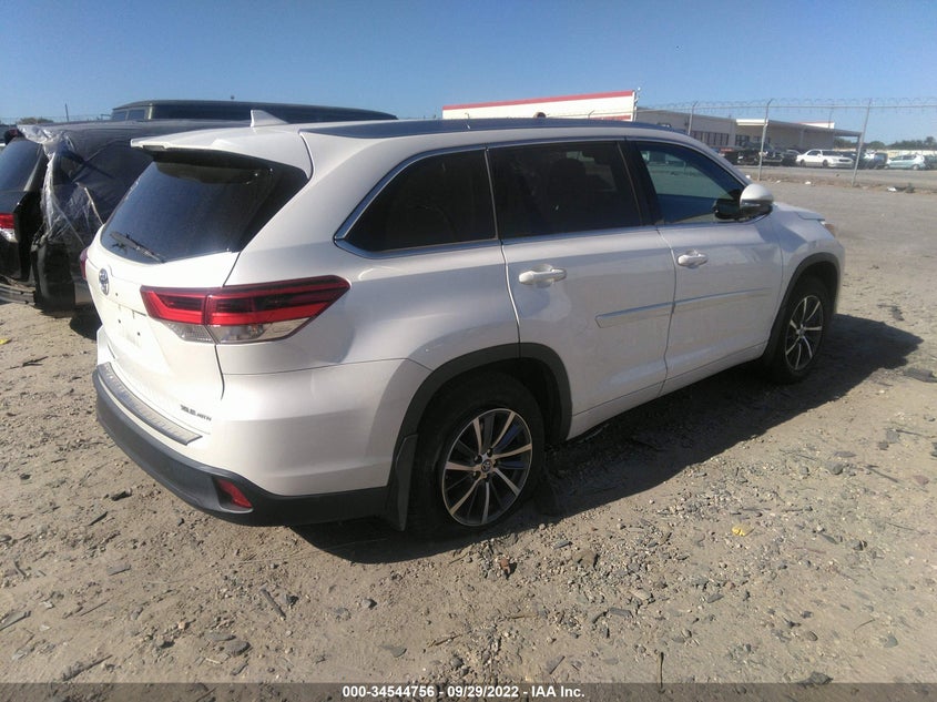 VIN 5TDJZRFHXHS372837 2017 TOYOTA HIGHLANDER XLE/SE