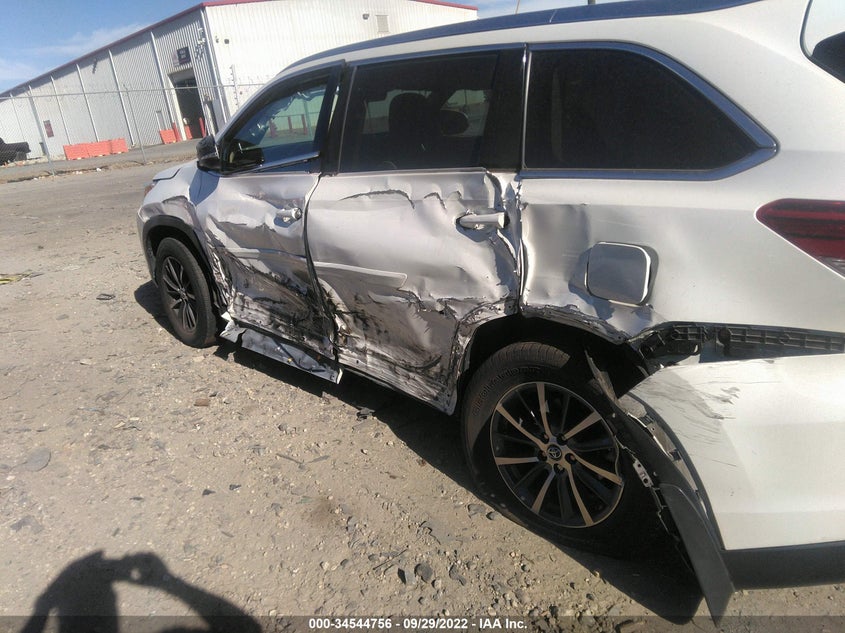 VIN 5TDJZRFHXHS372837 2017 TOYOTA HIGHLANDER XLE/SE