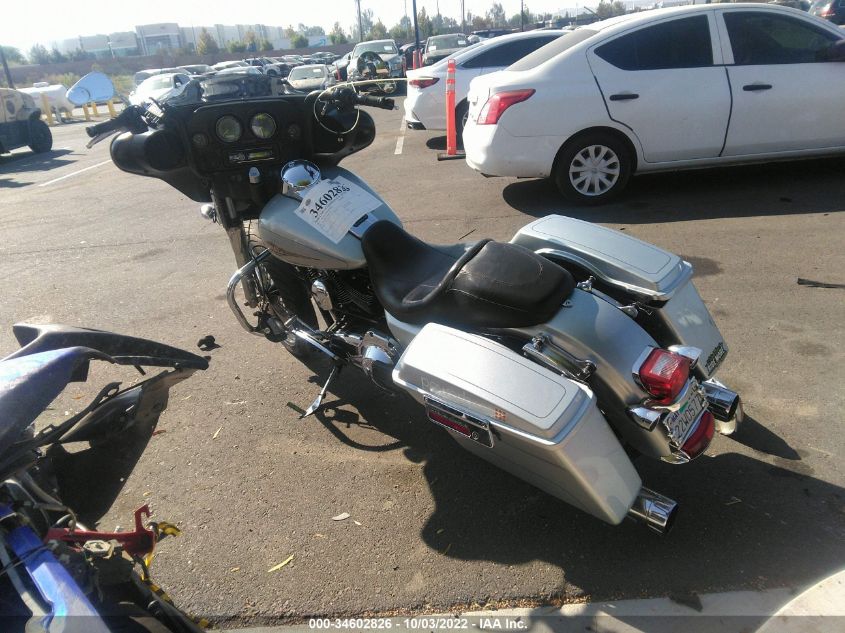 2011 HARLEY-DAVIDSON FLHTC 1HD1FF417BB667212