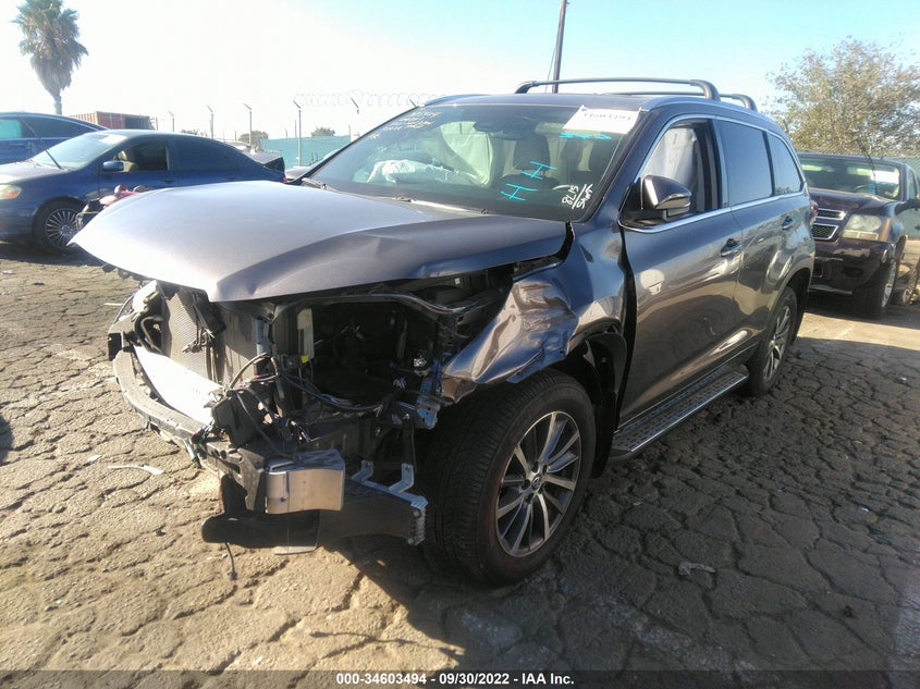 VIN 5TDKZRFH2JS280339 2018 TOYOTA HIGHLANDER SE/XLE