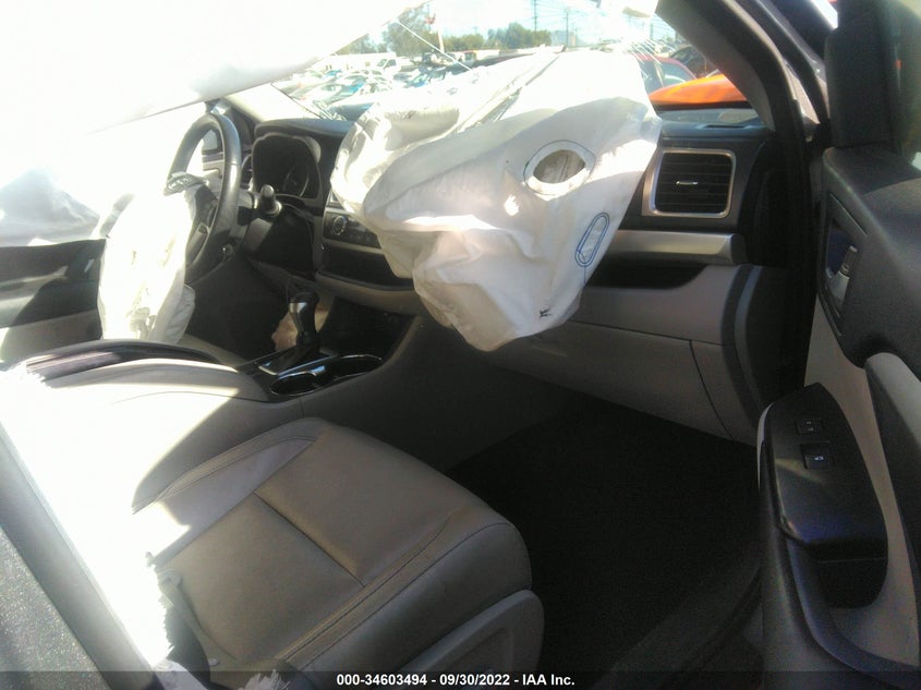 VIN 5TDKZRFH2JS280339 2018 TOYOTA HIGHLANDER SE/XLE