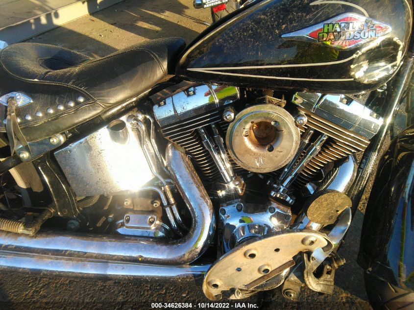 2011 HARLEY-DAVIDSON FLSTC 1HD1BW518BB017542