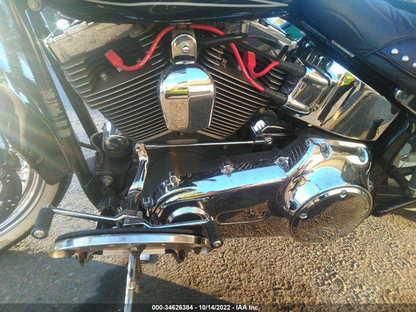 2011 HARLEY-DAVIDSON FLSTC 1HD1BW518BB017542