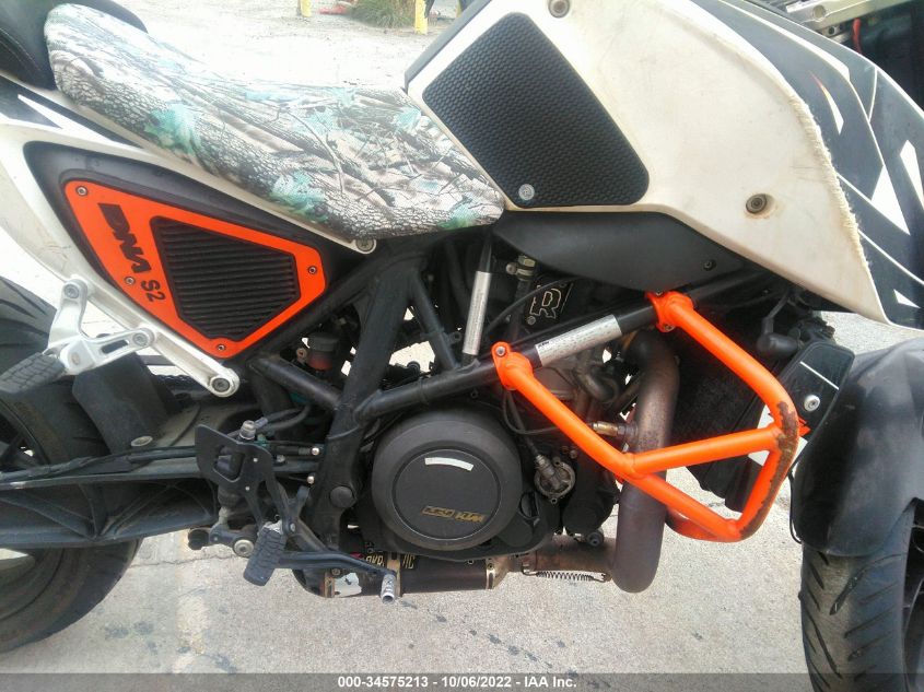 2016 KTM 690 DUKE VBKLDV409GM785306