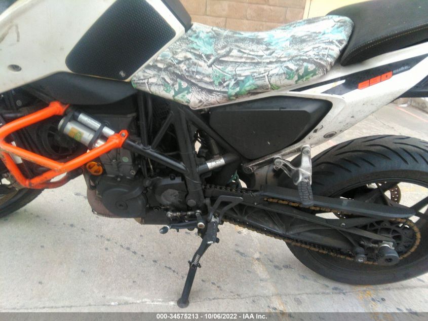 2016 KTM 690 DUKE VBKLDV409GM785306